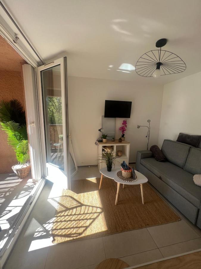 Appartement Pied Dans L'Eau Ла-Сейн-сюр-Мер Экстерьер фото